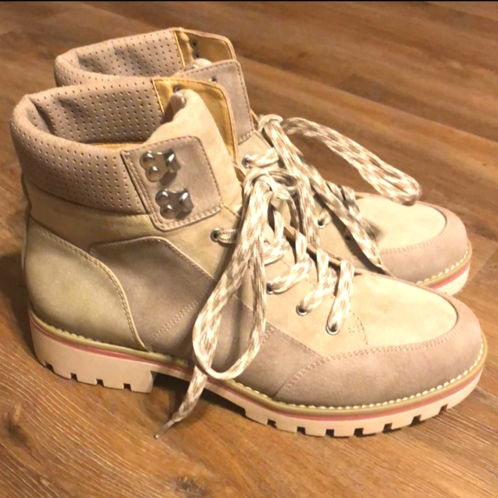 New Sole Society Boots Size 8
